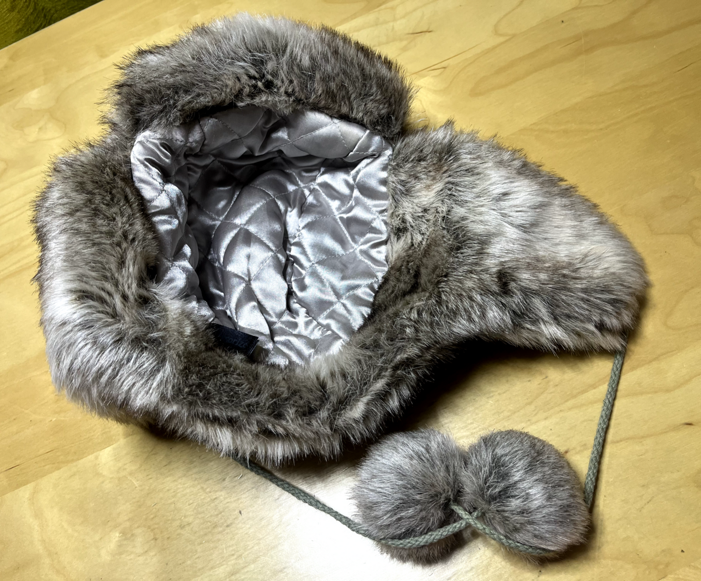 ACCESSORIZE Women's Ear Flaps Faux Fur Hat size M L Ushanka Trapper Style Brown Grey Mix