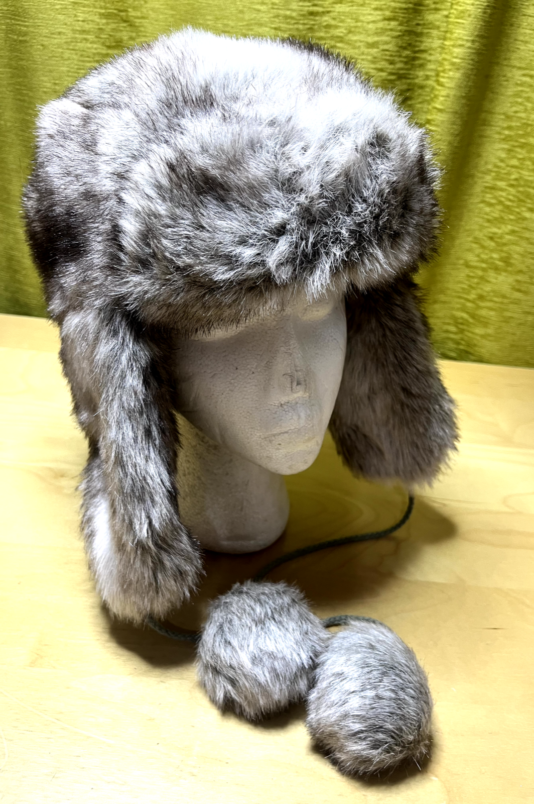 ACCESSORIZE Women's Ear Flaps Faux Fur Hat size M L Ushanka Trapper Style Brown Grey Mix